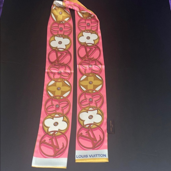 Louis Vuitton Pink and Gold Patterned silk Scarf/twilly/bandeau pre owned - Picture 1 of 16